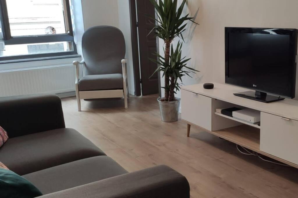 Ferienwohnung Logement 5 Personnes Proche Cv Et Parking Prive Saint-Etienne  Exterior foto