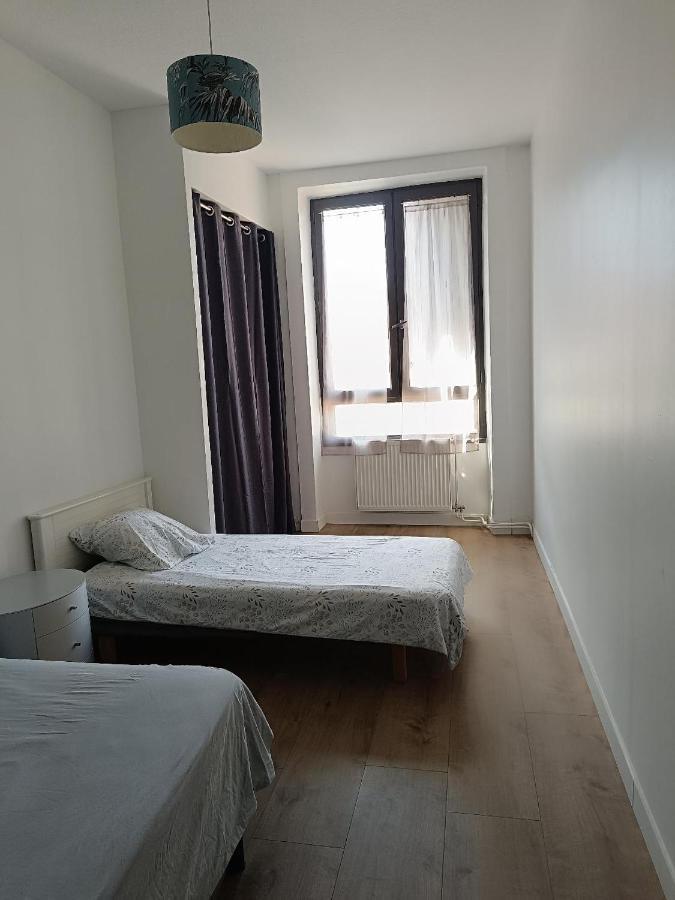 Ferienwohnung Logement 5 Personnes Proche Cv Et Parking Prive Saint-Etienne  Exterior foto